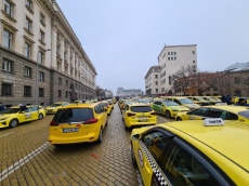 Такситата в София поскъпват от 1 януари